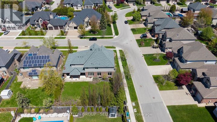 Property Photo:  1615 Wickerson Gate  ON N6K 0C3 