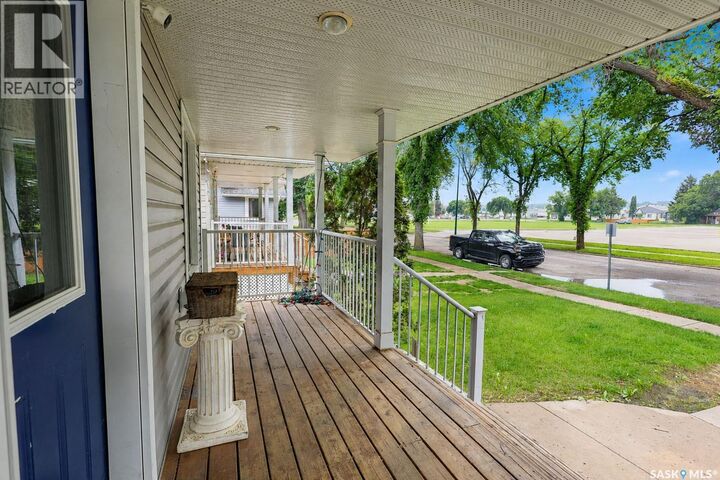 Property Photo: 546 11th Street E SK S6V 1A9