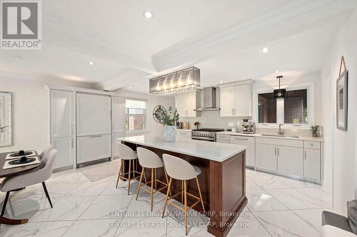 Property Photo: 43 Compton Crescent ON N6C 4E9