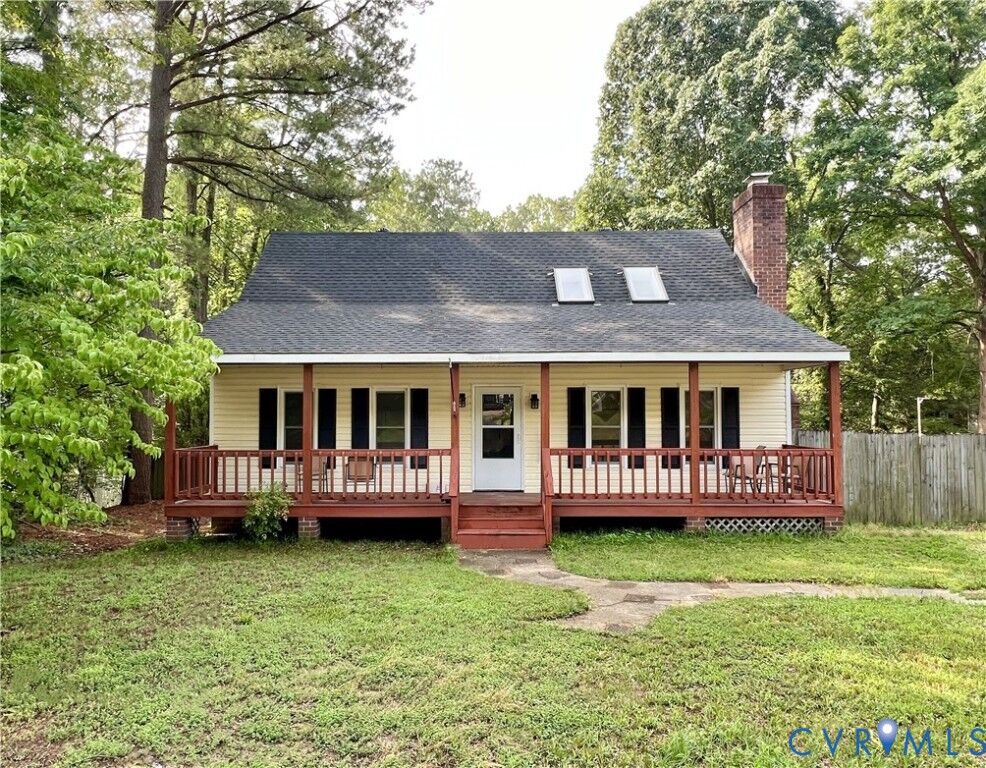 Property Photo: 8305 Oxer Road VA 23235