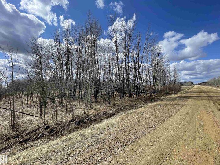 Property Photo:  Twp 522 Range Road 52  AB T0A 2K0 