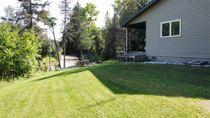 Property Photo: 5985 N Service Rd MI 49745