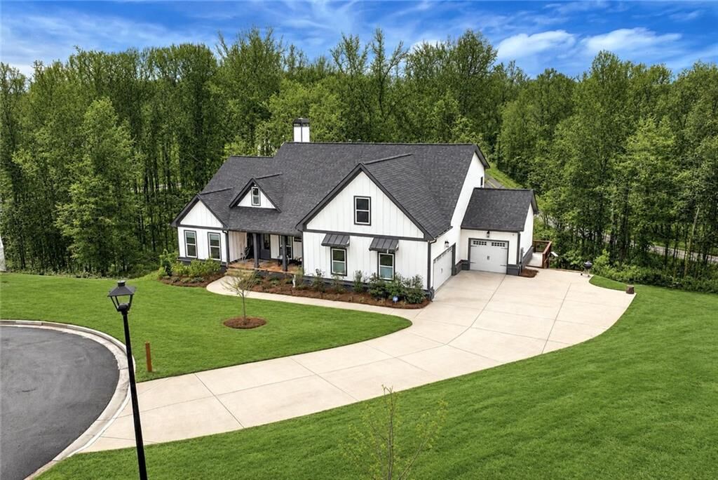 Property Photo: 6140 Crescent Moon Ridge GA 30041