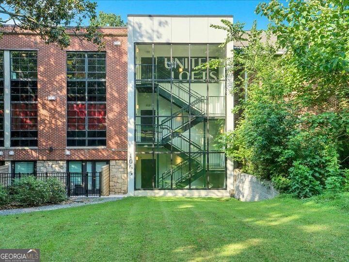 Property Photo:  1065 United Avenue SE 303  GA 30316 