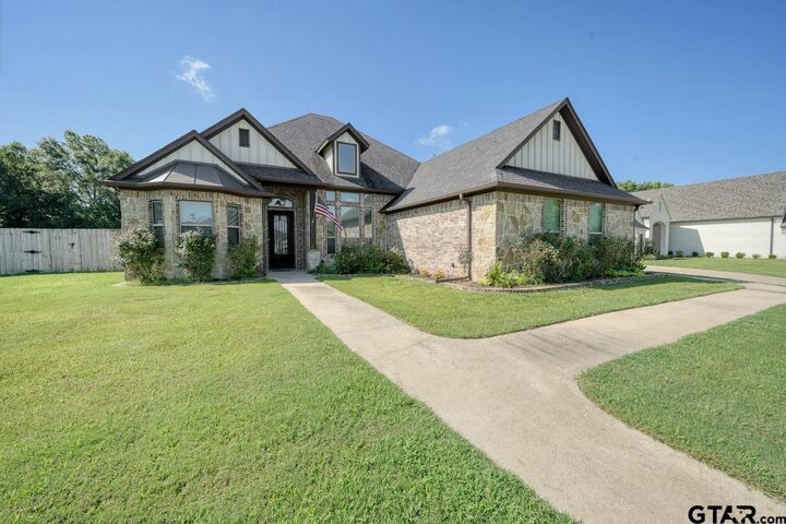 Property Photo:  440 Coventry St  TX 75757 