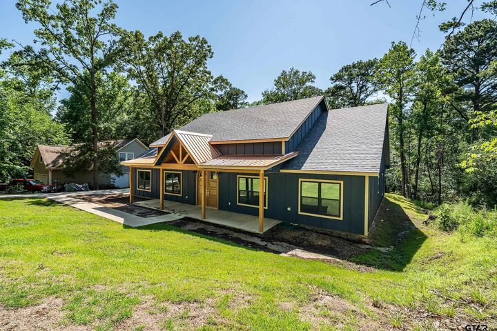 Property Photo:  2133 E Holly Trail  TX 75765 