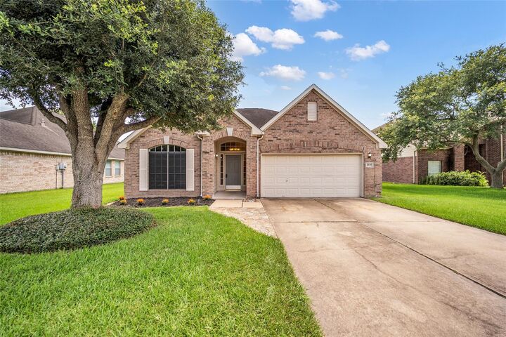 Property Photo:  4109 Oak Point Drive  TX 77581 