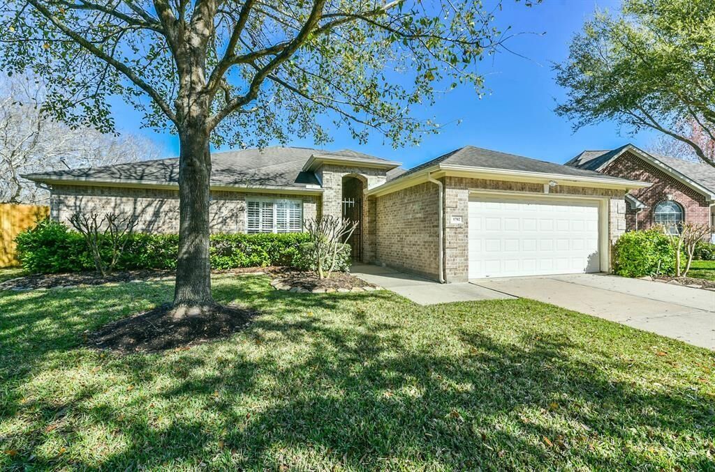 Property Photo:  1702 Fantasy Woods Drive  TX 77094 