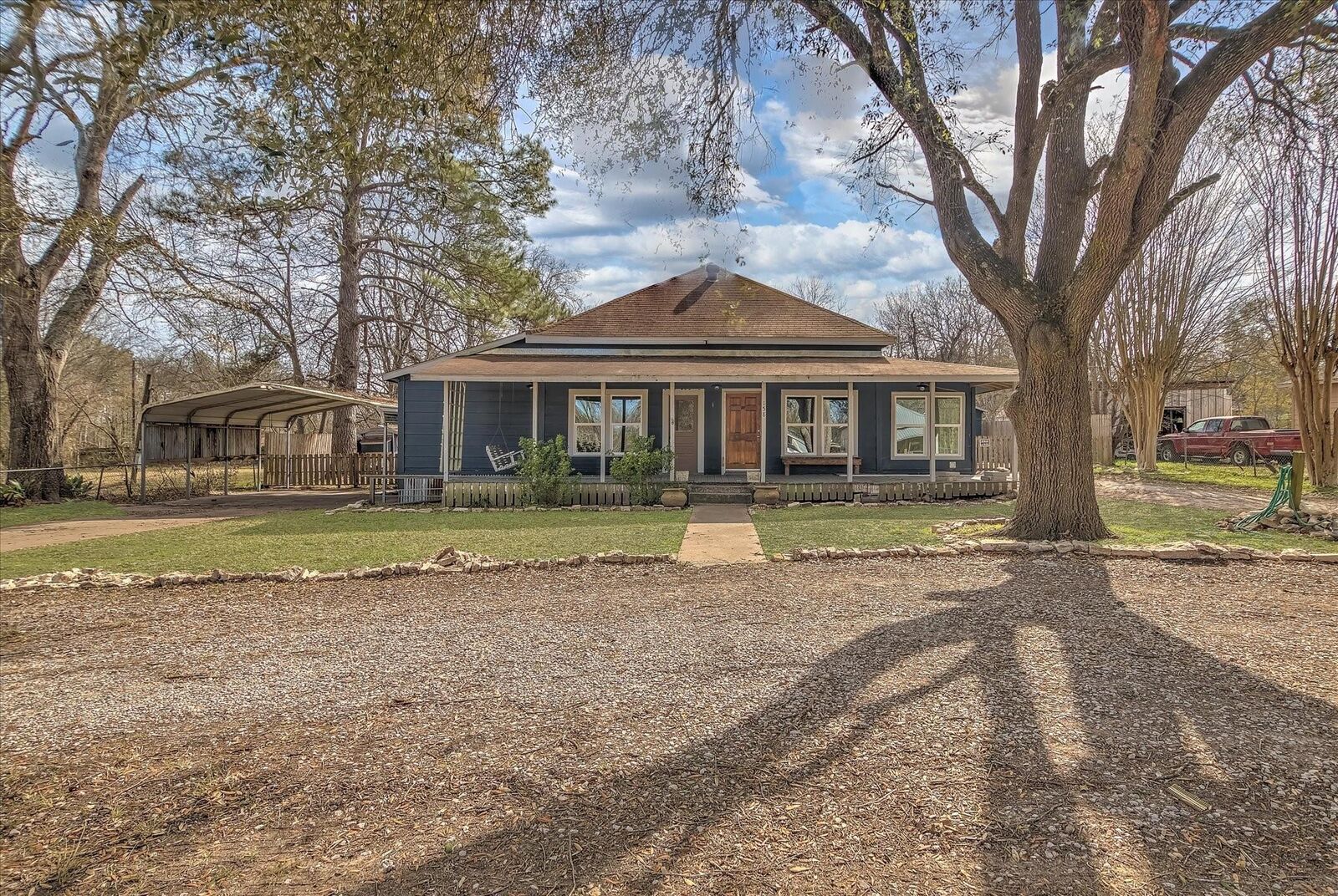 Property Photo: 158 E 7th Street TX 75862