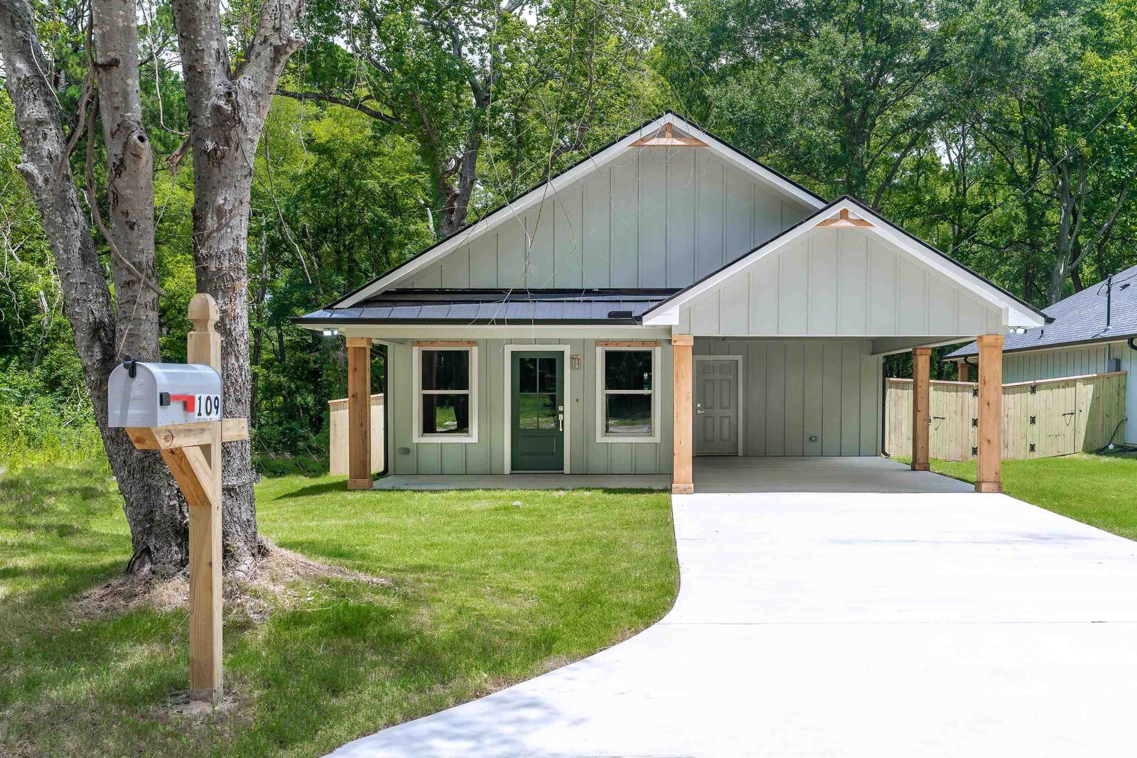 Property Photo:  109 Garrett Street  TX 75602 