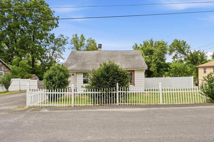 Property Photo:  7 Highland Avenue  NY 12446 