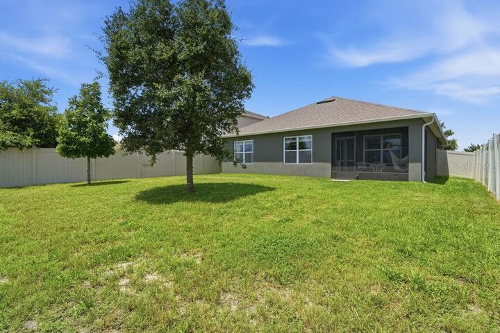 Property Photo: 826 Guadalupe Drive FL 32763