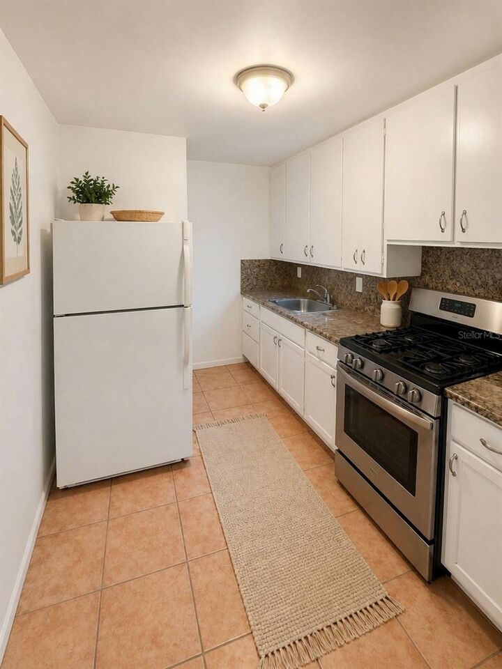 Property Photo: 935 17th Avenue S FL 33705