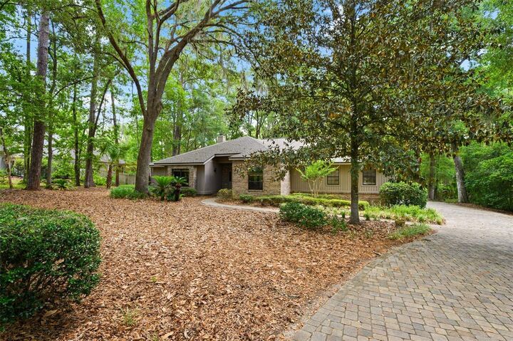 Property Photo:  4427 SW 84th Way  FL 32608 