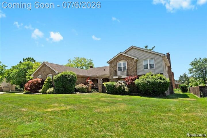 Property Photo:  20213 Whitby Drive  MI 48152 1285 