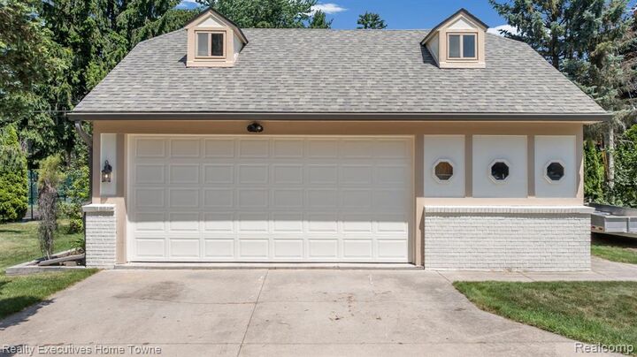 Property Photo: 8308 Lakeshore MI 48059
