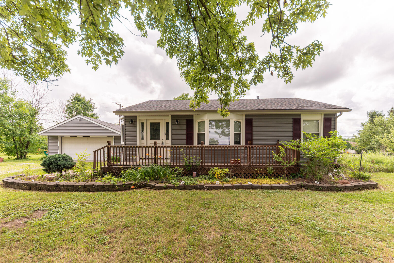 Property Photo:  6637 Hitchingham Road  MI 48197 