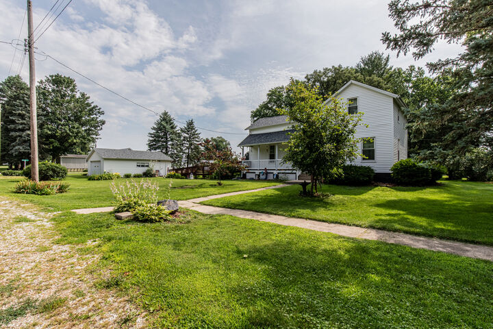 Property Photo:  201 Locust Street  IL 61337 
