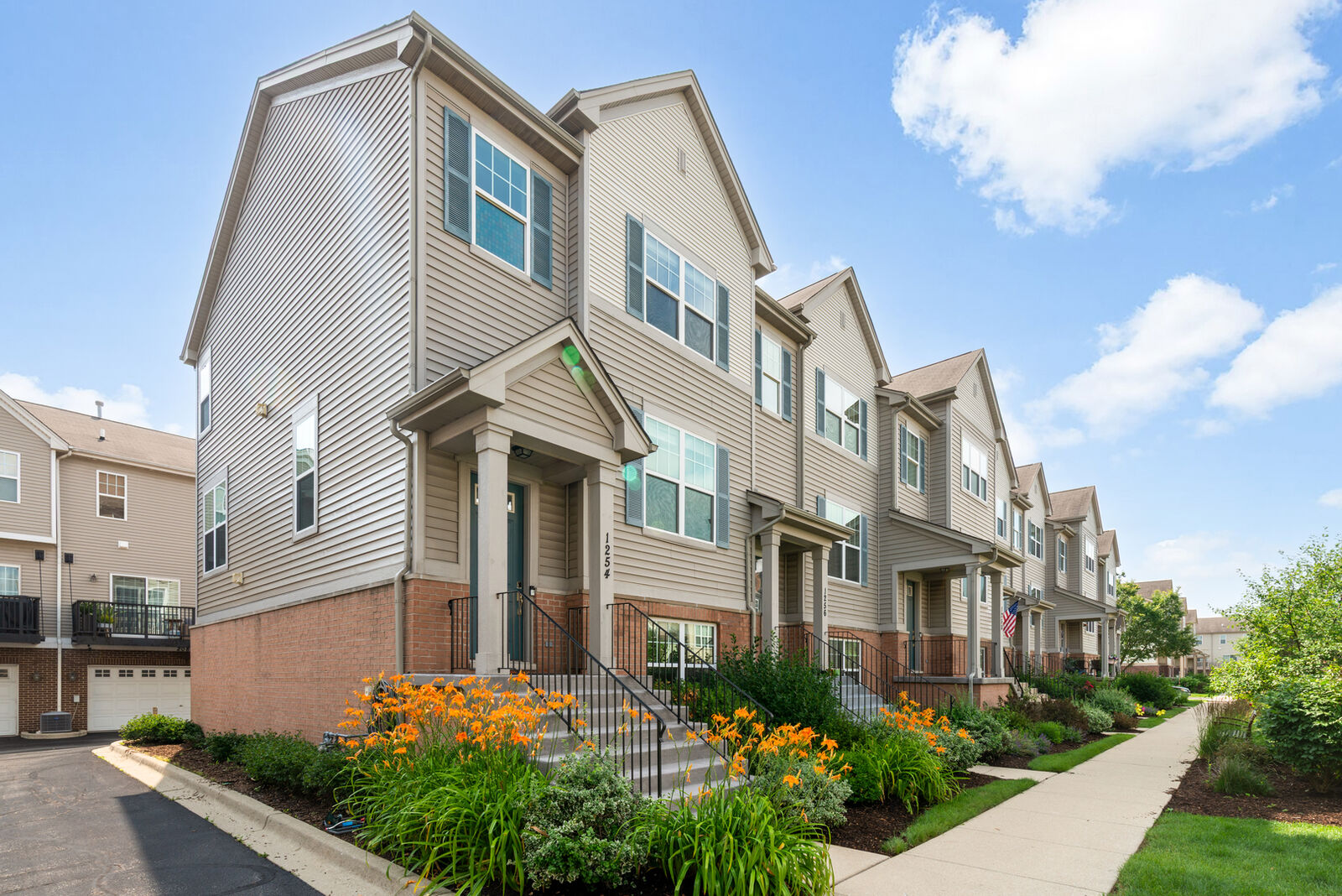 Property Photo:  1254 Evergreen Avenue  IL 60016 