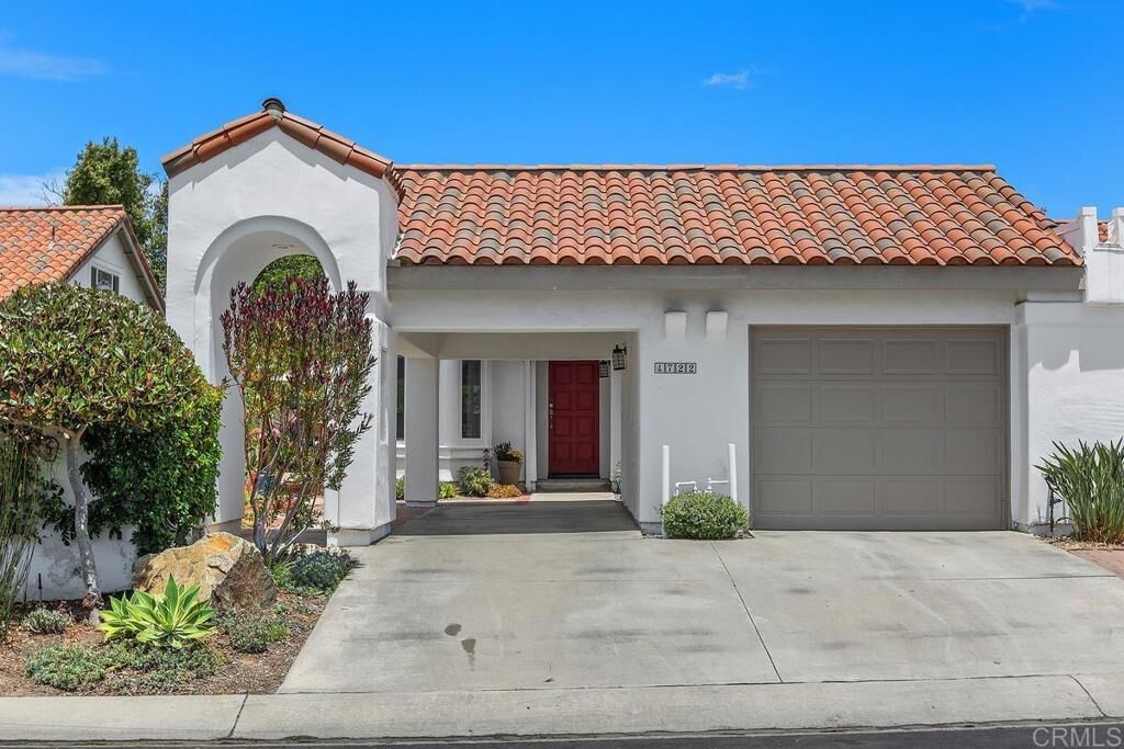 Property Photo: 4722 Collinos Way CA 92056