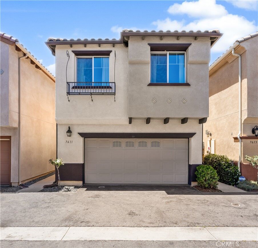 Property Photo:  7611 N Honor  CA 91405 