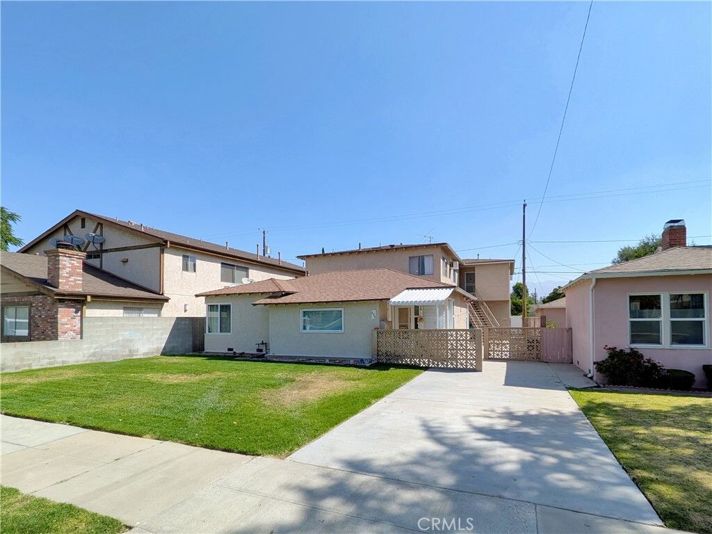 Property Photo:  652 N Whitnall Highway  CA 91505 