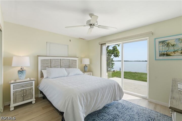 Property Photo:  2498 Bayshore Drive  FL 33993 