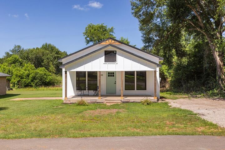 Property Photo: 448 Commerce TX 75925