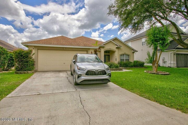 Property Photo: 3195 Stonebrier Ridge Drive FL 32065