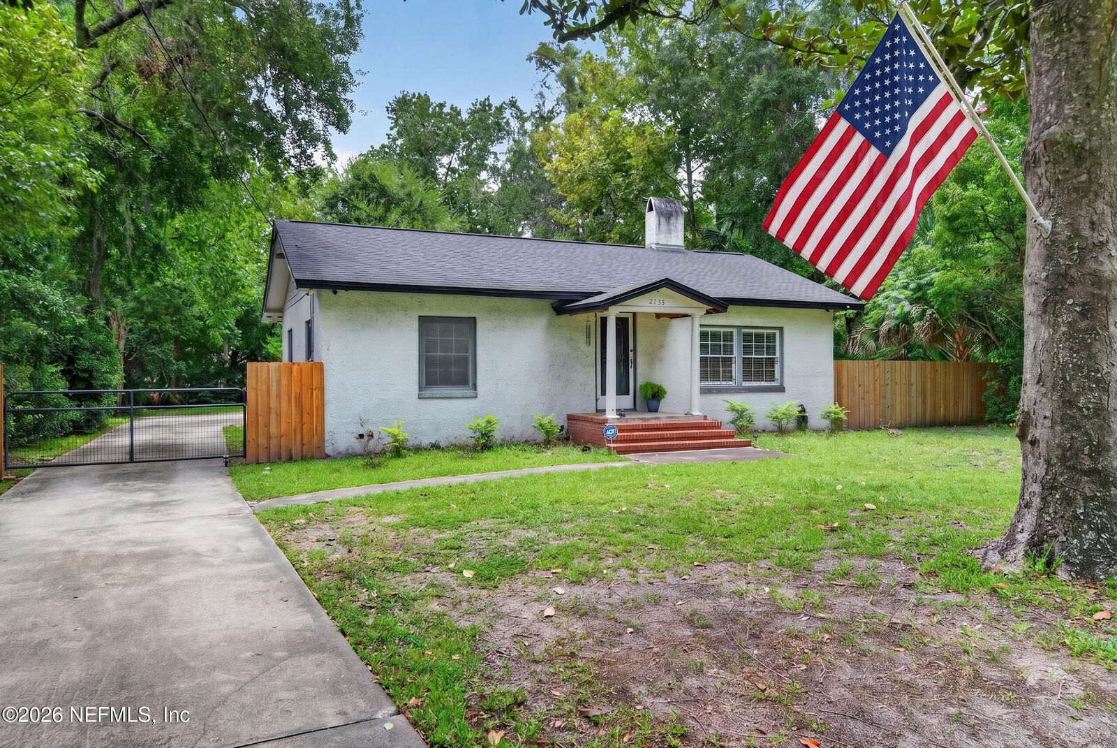 Property Photo: 2735 Parental Home Road FL 32216