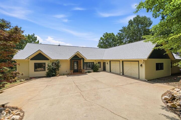 Property Photo: 714 Clearview Drive GA 30175