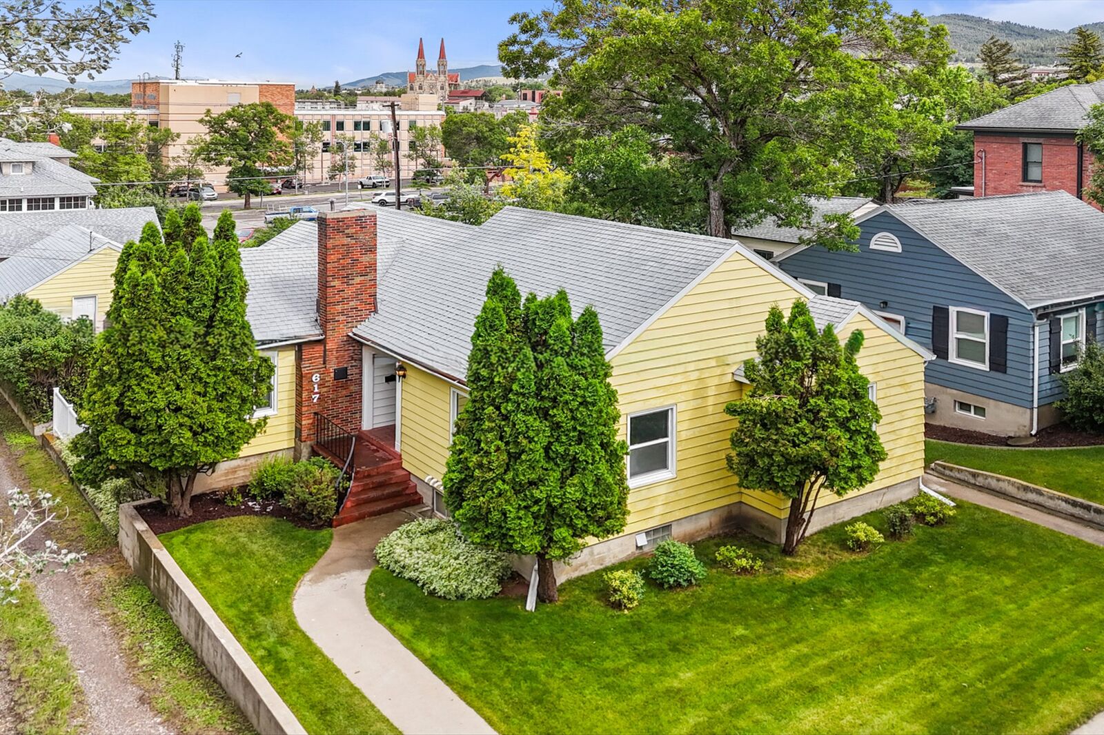 Property Photo:  617 Dearborn Avenue  MT 59601 