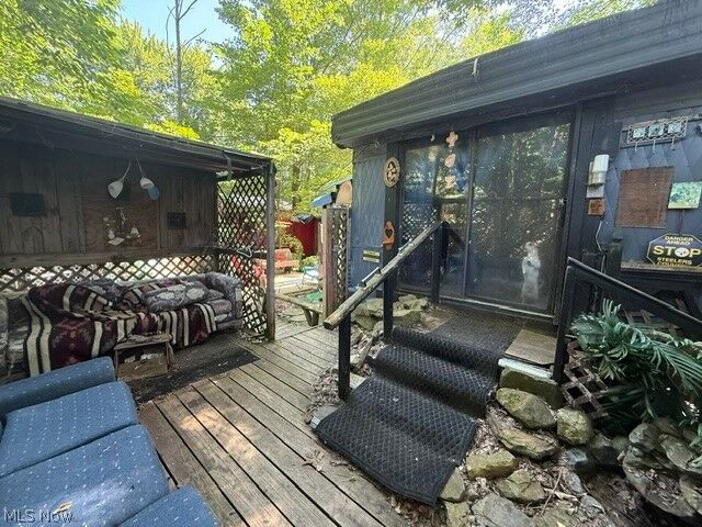 Property Photo: 5028 Lakeview Drive OH 44003