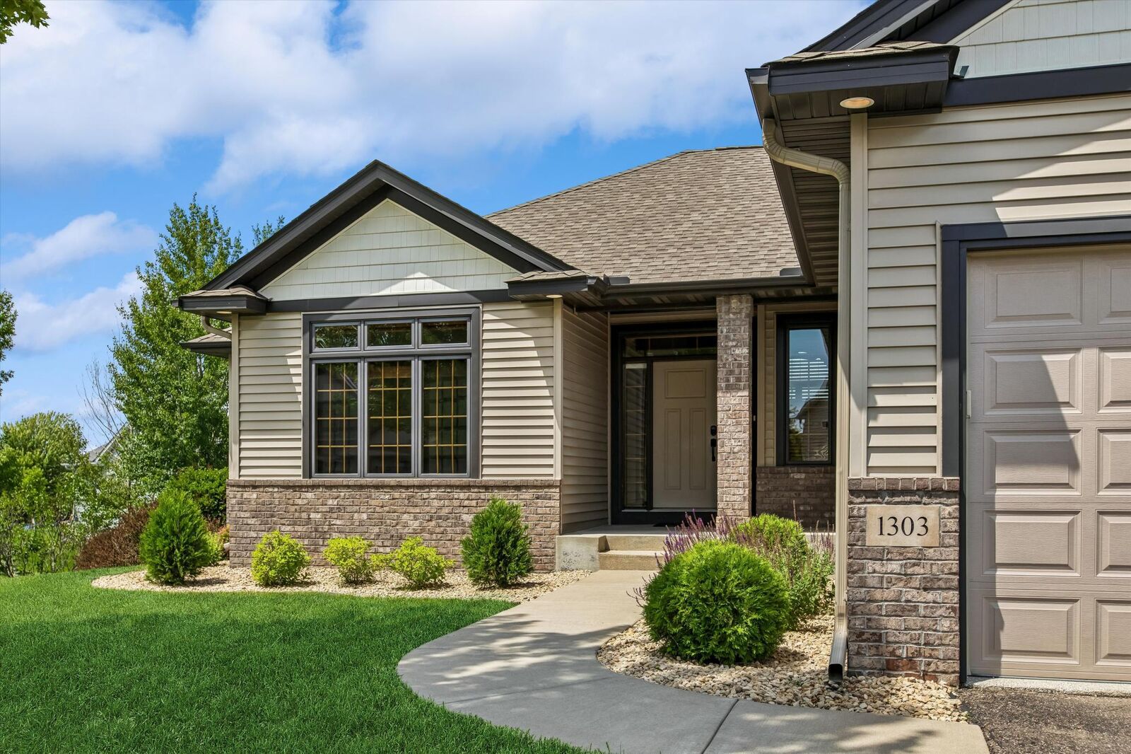 Property Photo:  1303 Bellavista Circle  MN 55313 