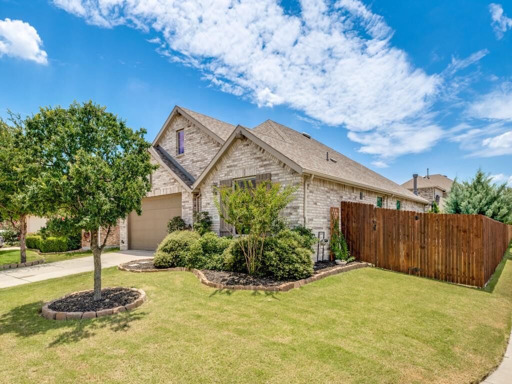 Property Photo: 1236 Rocky Mountain Court TX 75009