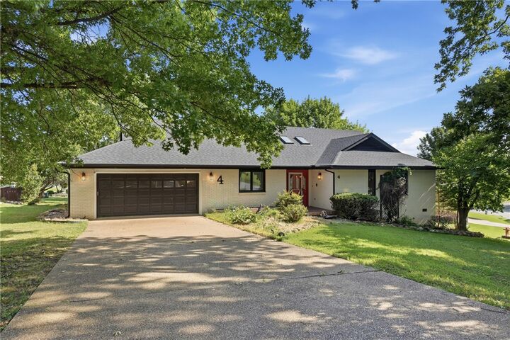 Property Photo:  4 Fairway Place  AR 72631 