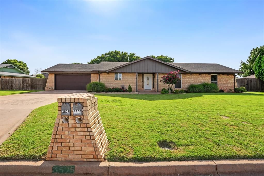 Property Photo: 3525 W Trail Drive OK 73521
