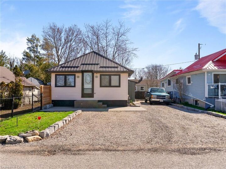 Property Photo: 7 Park Street ON N0A 1L0