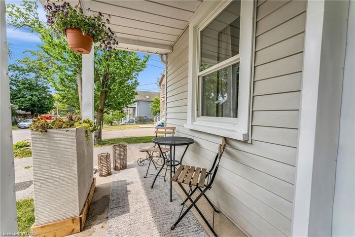 Property Photo:  92 Charles Street Main/A  ON N3A 2N8 