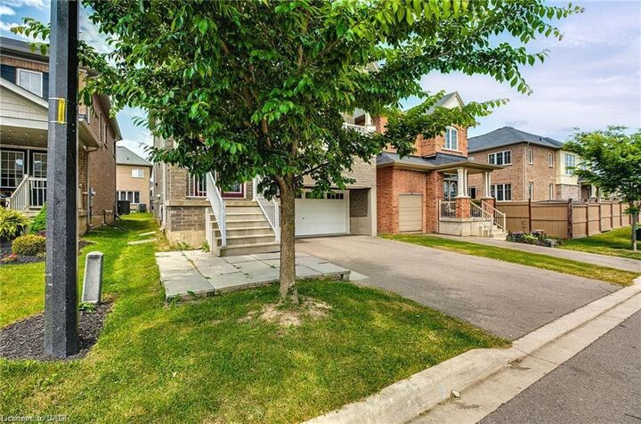 Property Photo: 41 Sumac Drive ON N3W 0C2