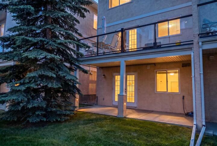 Property Photo: 81 Sierra Morena Landing SW AB T3H 4K3