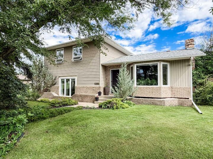 Property Photo: 6108 41 Avenue AB T4K 1H2