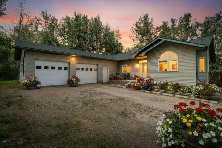261 Range Road 39320 — photo 1