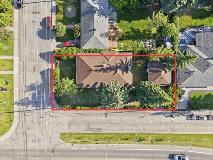 Property Photo: 3720 Spruce Drive SW AB T3C 3A7