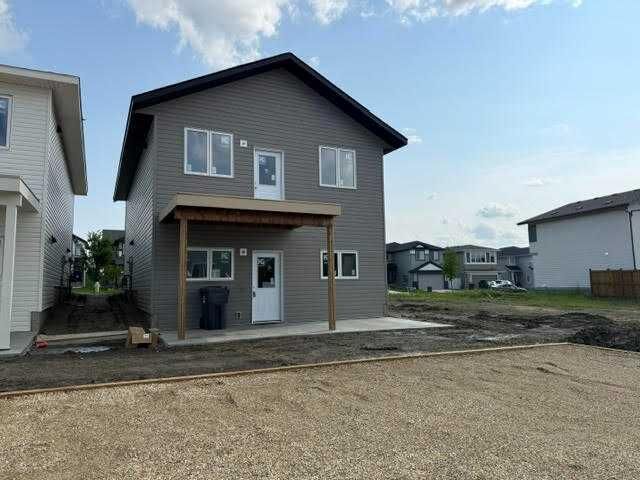Property Photo: 12 Memorial Parkway AB T4E 3B7