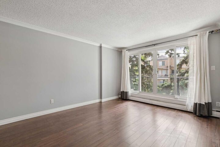 Property Photo:  110 24 Avenue SW 302  AB T2S 0J9 
