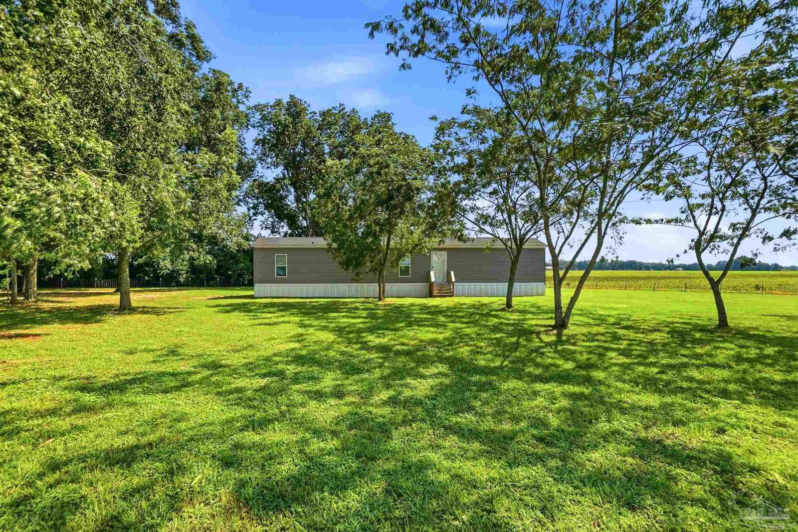 Property Photo: 4478 Darney Rd FL 32565
