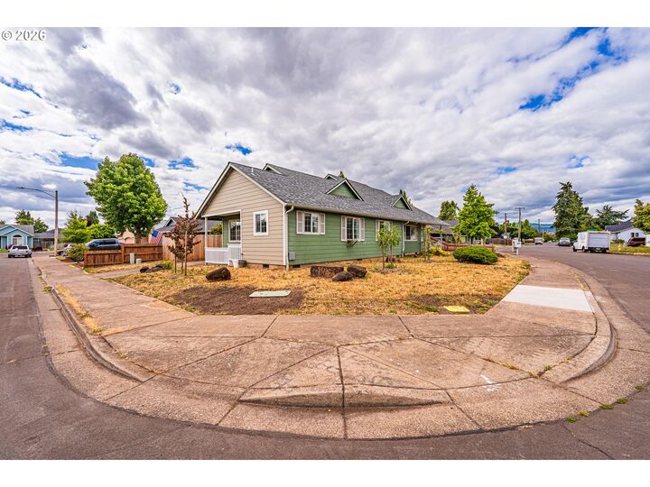 Property Photo:  4096 S E St  OR 97478 