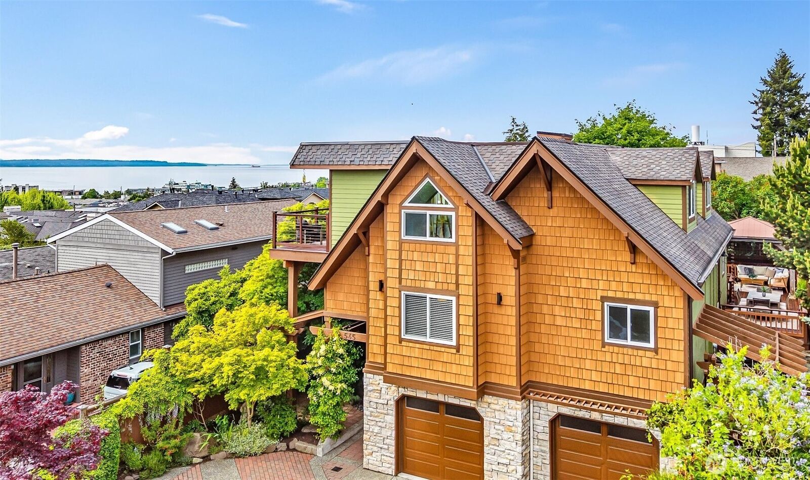 Property Photo:  545  Holly Drive  WA 98020 