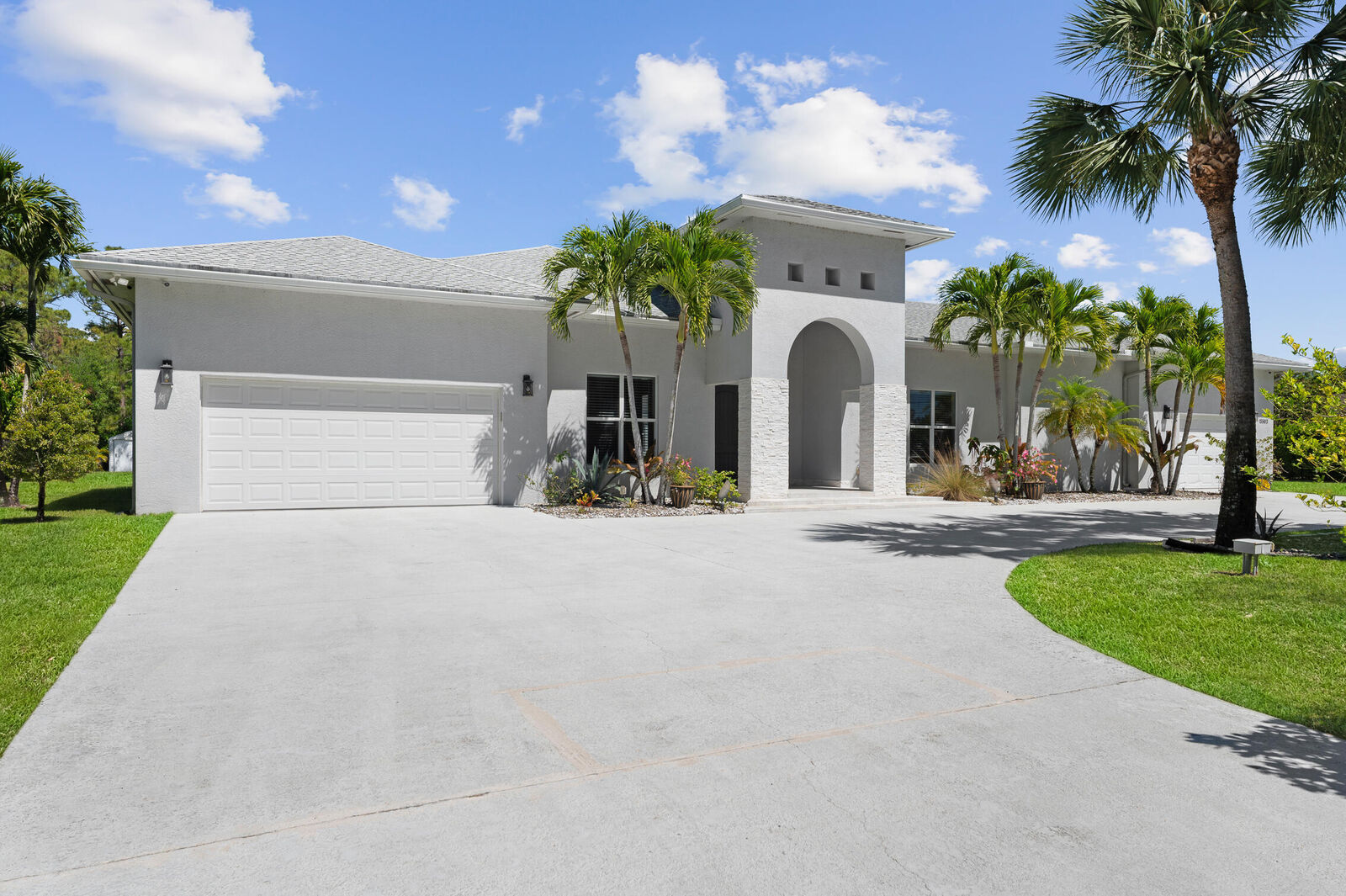 Property Photo: 15503 Temple Boulevard FL 33470